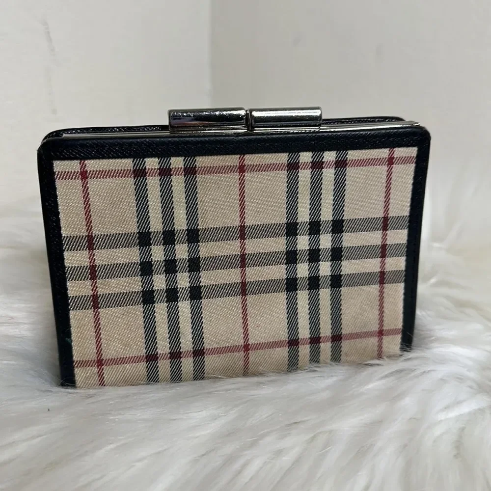 💯Authentic Burberry Short Wallet 🍀